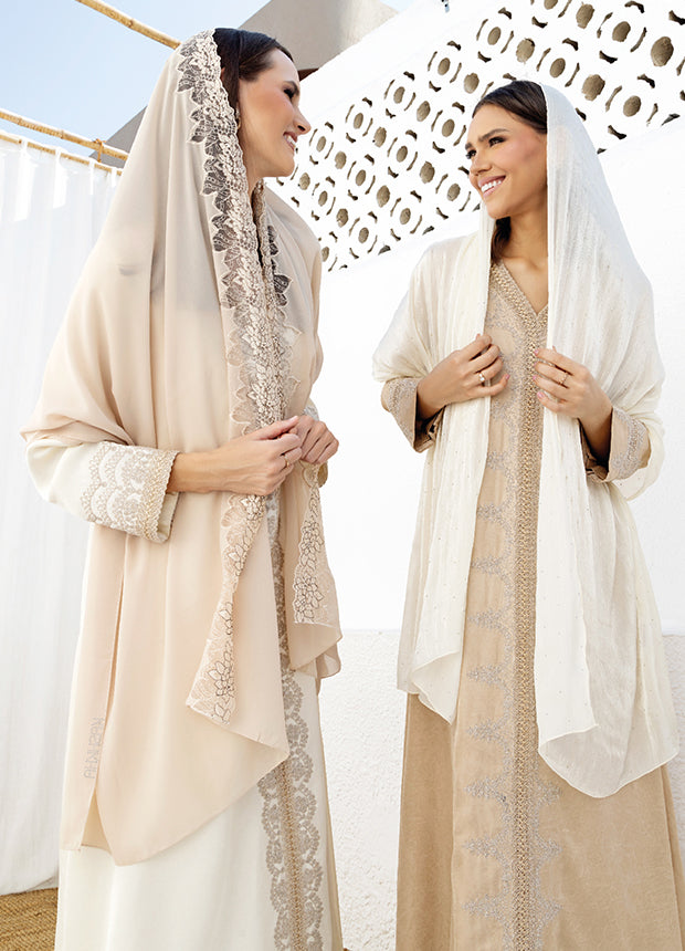 Women In Kashkha Elegant Embroidered Jalabiyas