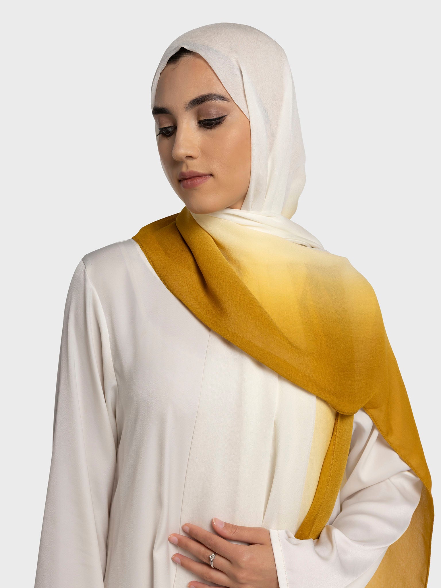 أومبير الأوشحة الحريرية والشيفون