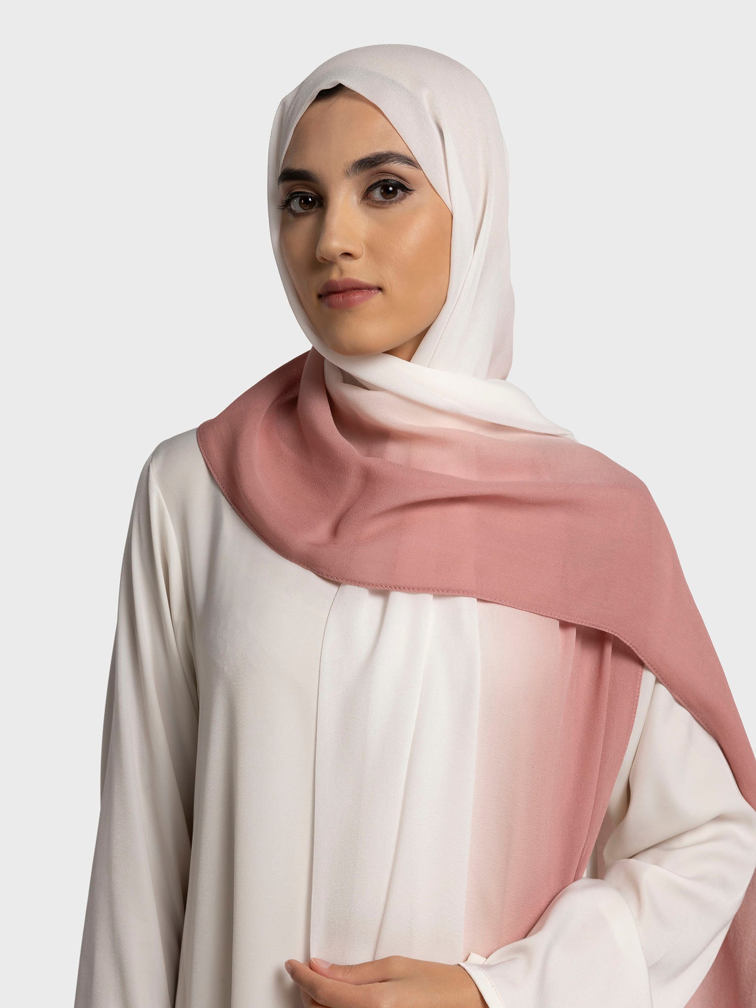 أومبير الأوشحة الحريرية والشيفون