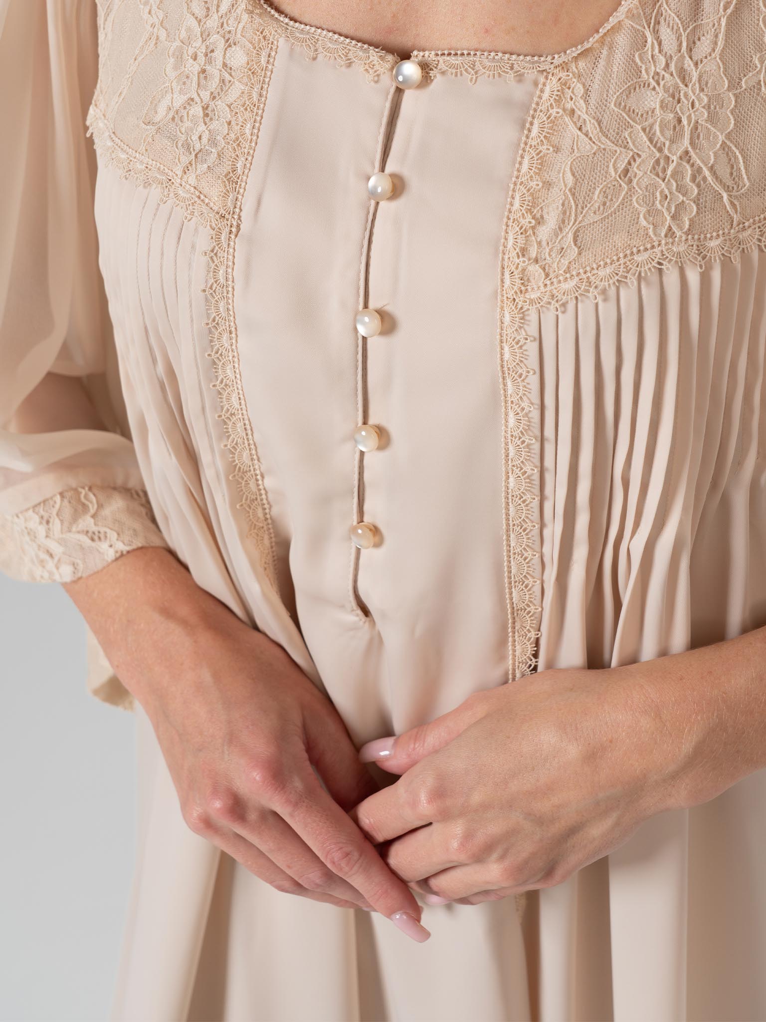 LightBeige